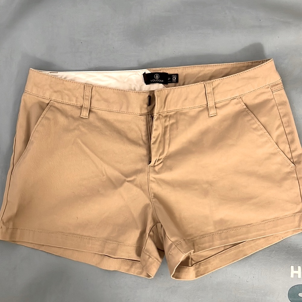 Great condition Volcom Khaki shorts